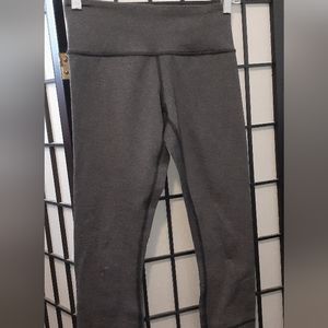Lululemon Gray Capri Athletic Leggings size 4 (small hole on front)